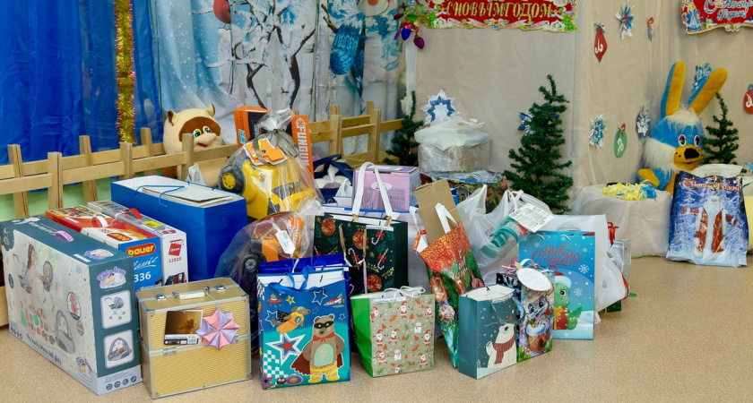 Филиал "КЧХК" поздравил с Новым годом детей Кирово-Чепецка