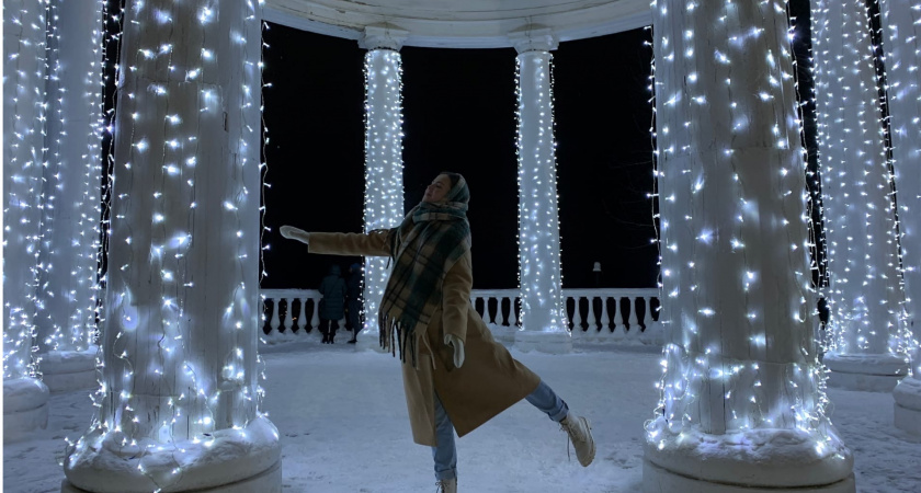 Он ожидал что все будет белым бело. Белый снег белый мел белый заяц тоже бел. Белым по белым тыбы. Он ожидал что все будет белым бело. Была зима мела метель татьянин день.