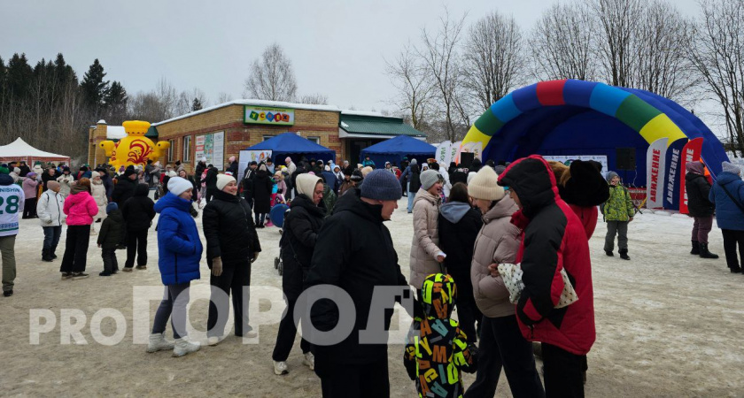 В Кирово-Чепецке состоялся ежегодный турнир по хоккею на открытом льду