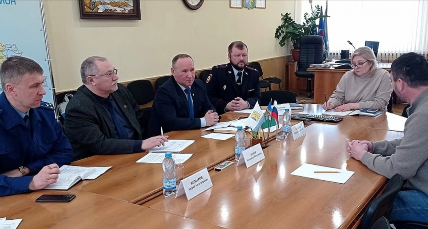 Жители Кирово-Чепецка рассказали о проблемах городскому прокурору