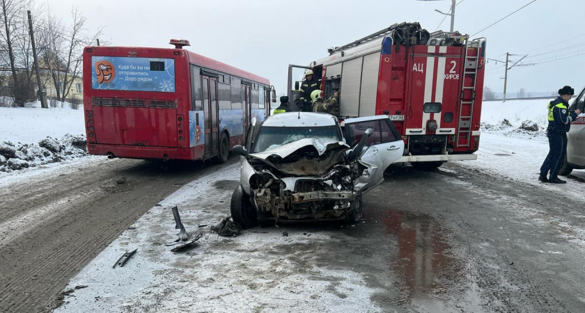 В Кирове в аварии с автобусом пострадали две женщины 