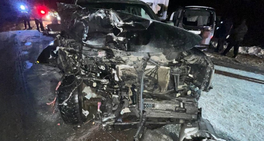 Четыре человека, включая ребенка, пострадали в массовой аварии под Кировом