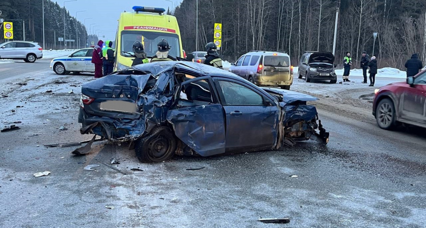 Появились подробности тройного ДТП с грузовиком в Кирово-Чепецком районе