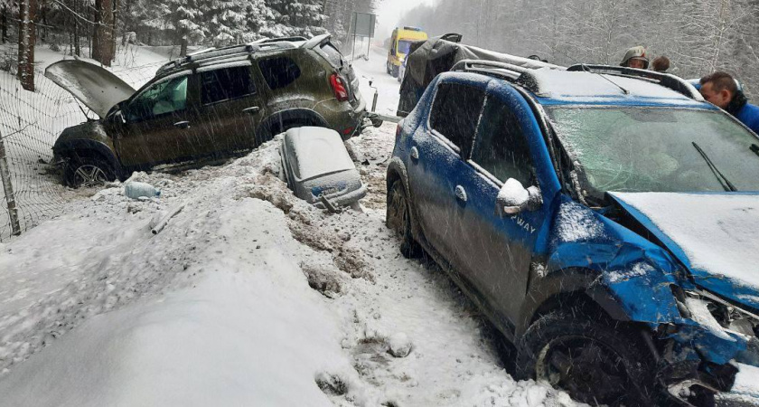 Три человека пострадали в аварии на трассе в Кирово-Чепецком районе