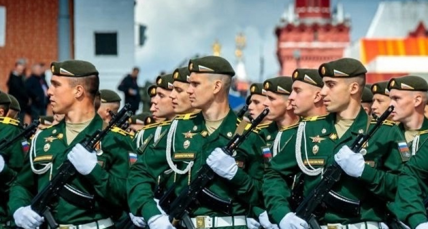 Курсант из Кирово-Чепецкого района прошел по Красной площади на параде Победы