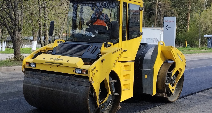 В Кирово-Чепецке началось асфальтирование улицы Ленина