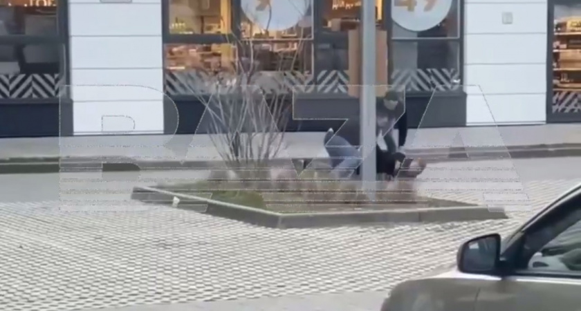 В Кирове два оперативника жестко скрутили случайного прохожего: возбуждено дело