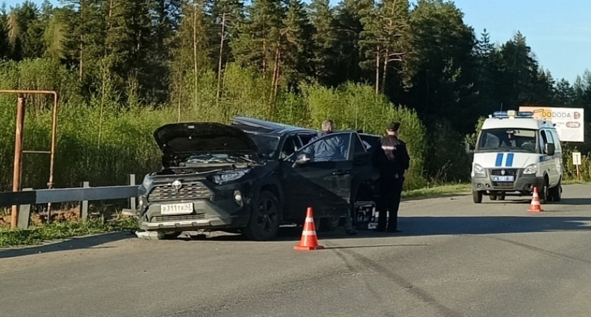 Жесткая авария с иномарками в районе ПМК: сообщают о пострадавших