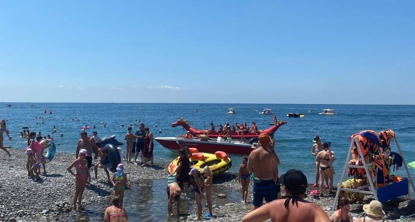 Вонючее море и мерзкие люди: российские туристы откровенно рассказали об испорченном отдыхе на черноморских курортах