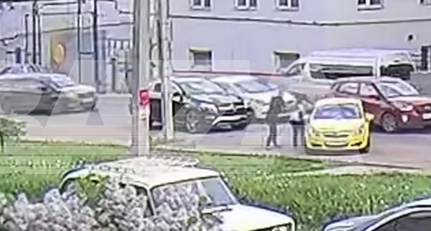 Экс-депутат Заксобрания избил кировчанку на глазах у ее дочери: возбуждено дело