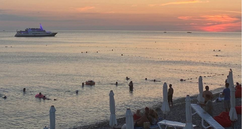 Дешевый китайский курорт для русских: как будто и не уезжали из России, только в разы дешевле