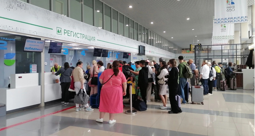 Ушлые туристы изобрели 1 трюк, чтобы не платить за багаж в самолете - даже стюардесса не поняла