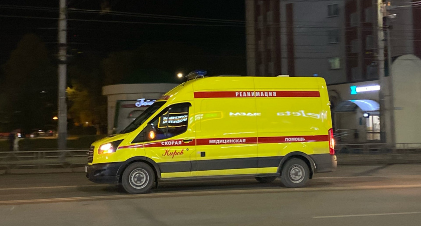 Грозовой разряд около собственного дома травмировал жительницу Кировской области