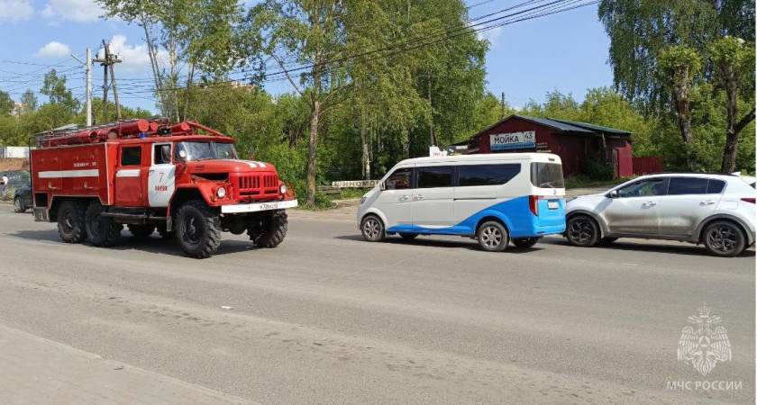 Два пожара и три ДТП произошло в Кировской области за один день