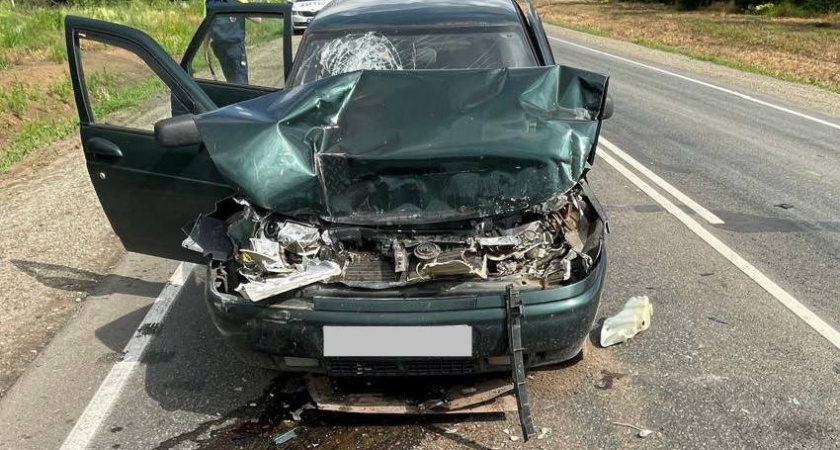 Легковушка попала под лесовоз: четверо пострадавших в ДТП в Кирово-Чепецком районе