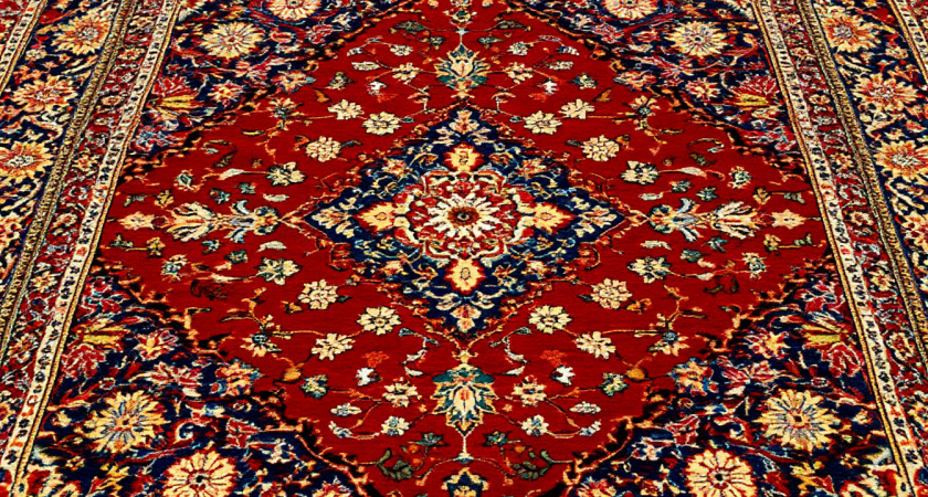 Шокирующее открытие: как старые ковры спасают огород от сорняков и грязи!