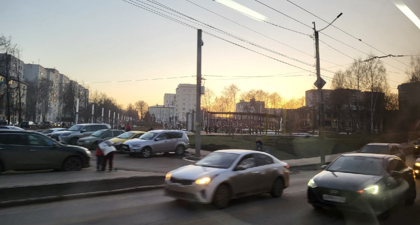 Как правильно использовать кондиционер в машине во время дождя