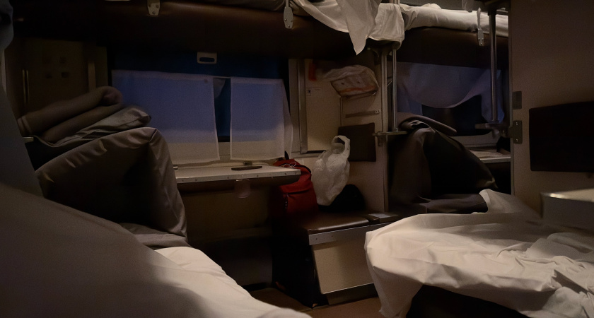 «Драки здесь – дело привычное». Назван самый ужасный поезд РЖД