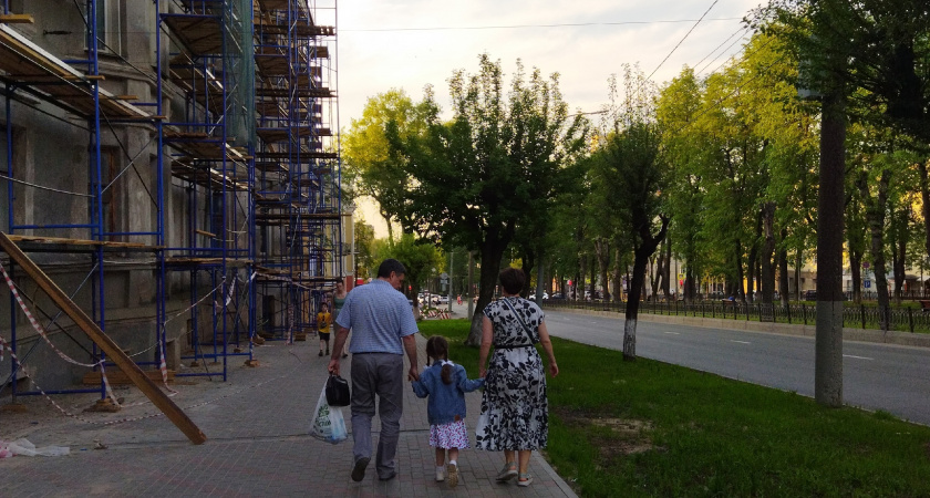 В Кировской области семьи с работающими родителями смогут рассчитывать на новую ежегодную выплату