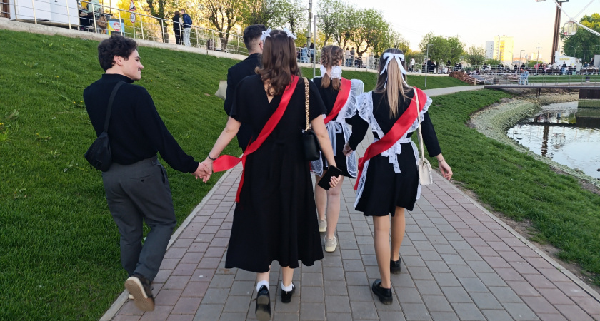 Как прощались со школой в СССР: выпускной, который помнят поколения
