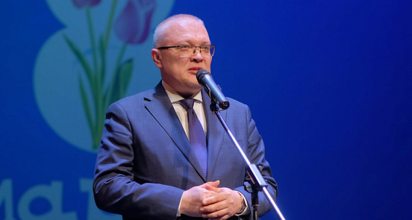 С Днем семьи, любви и верности жителей Кировской области поздравил глава региона