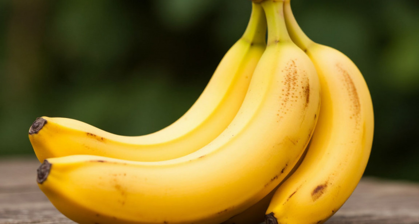 Банановую кожуру посыпаю солью — весь июль не нарадуюсь своей смекалке: лучший лайфхак для лентяев