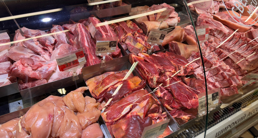 Спросил у продавца на рынке, почему мясо без цены почти на всех прилавках: делюсь услышанным