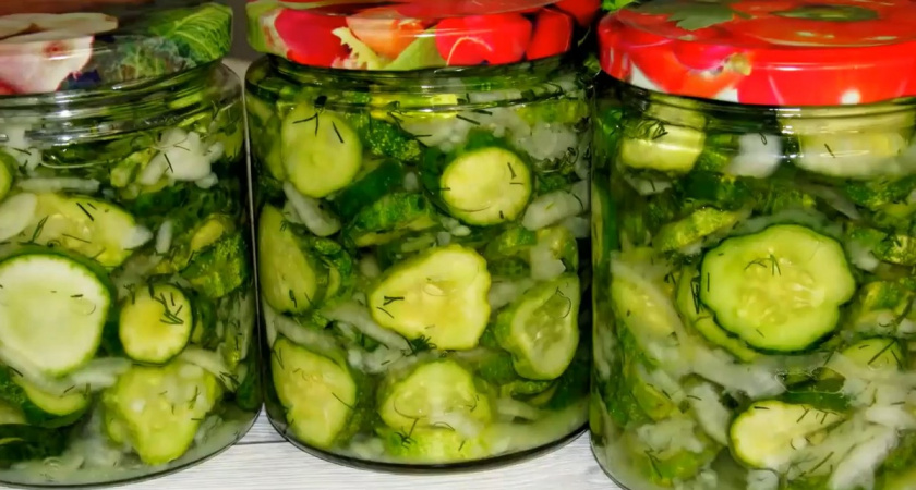 Салат без стерилизации - суперзаготовка на зиму: ароматные, хрустящие огурчики обожает вся семья