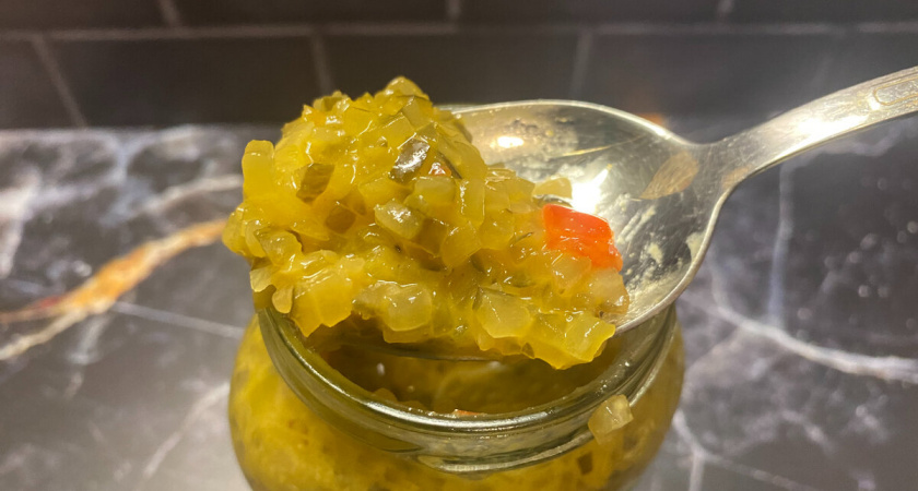 Пробуем релиш с огурцами от "Дяди Вани" из "Пятерочки": ну очень интересно