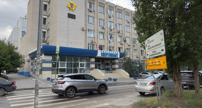 Завершение обгона через сплошную: 3 случая, когда это не является нарушением