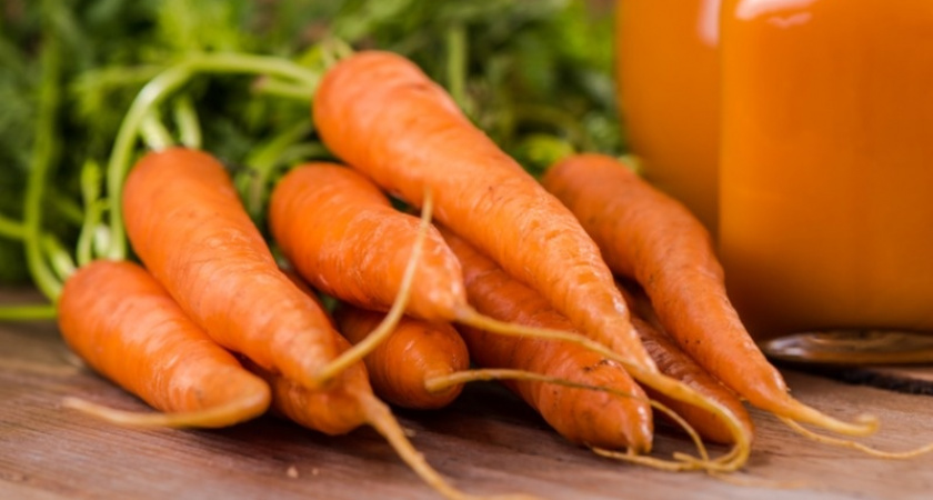 Устранил главную ошибку с мелкой морковью, которую допускают большинство дачников. Корнеплоды набирают вес до 200 граммов