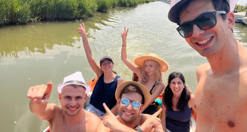 Привезла итальянца в деревню. Что его удивило в наших домах