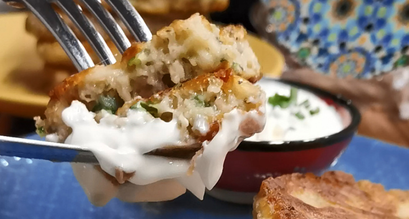 Так готовили еще наши бабушки, а потом рецепт забыли. Такие вкусные оладушки с грибами, можно съесть целую гору и захочется еще