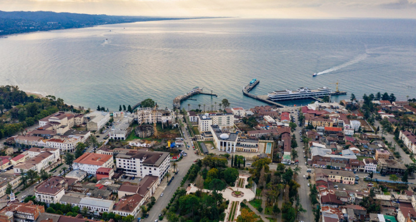 Абхазия на самолете: неделя на троих обошлась в 130 тысяч