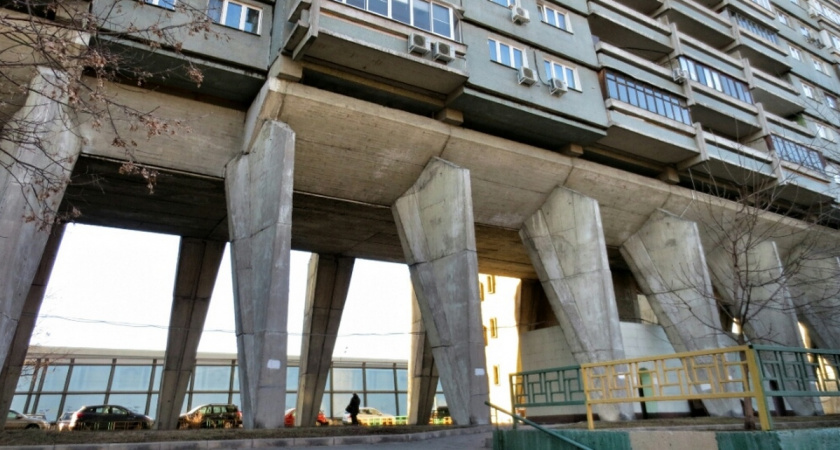 Дома на ножках. Зачем их строили?