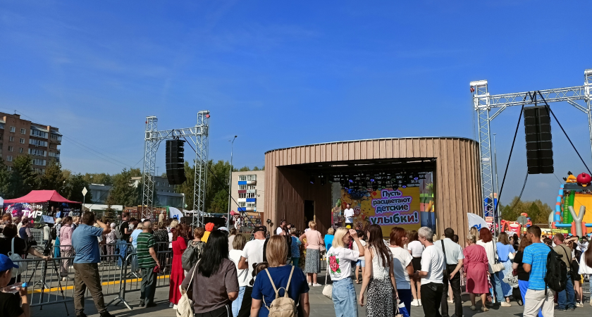 Чепчане смогут послушать песни "Руки Вверх" в исполнении Жукова на Дне физкультурника