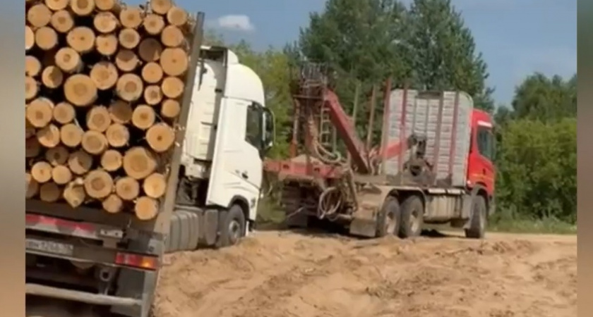 В Кильмезском районе по отремонтированной за 4 миллиона рублей трассе пустили большегрузы