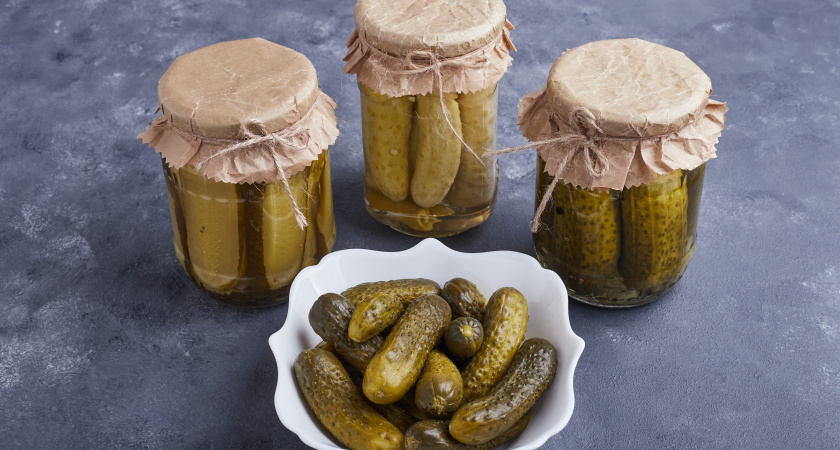 Зимой себя хвалила за то, что много закрыла: простой способ засолки огурцов без кипятка, без сахара и без уксуса