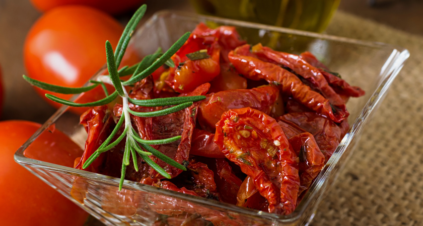 Вяленые помидоры с секретом: таких вы еще не пробовали