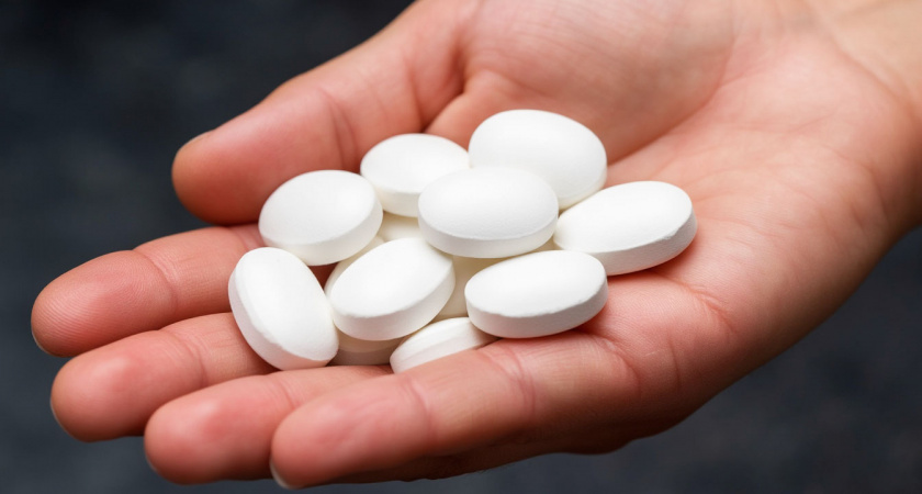 Что засыпать в дачный туалет, чтобы все растворилось: лучшие средства от запаха и отходов