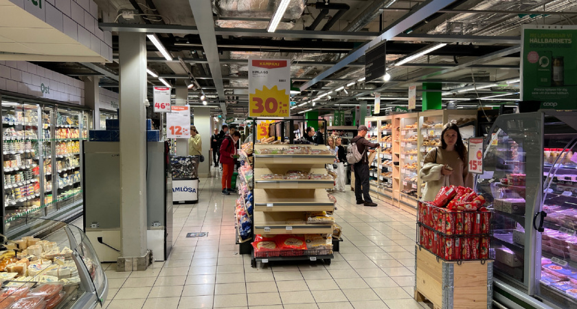 Зашла за продуктами в Швеции: насколько они дороже наших? Показываю цены на мясо, хлеб, яйца и овощи
