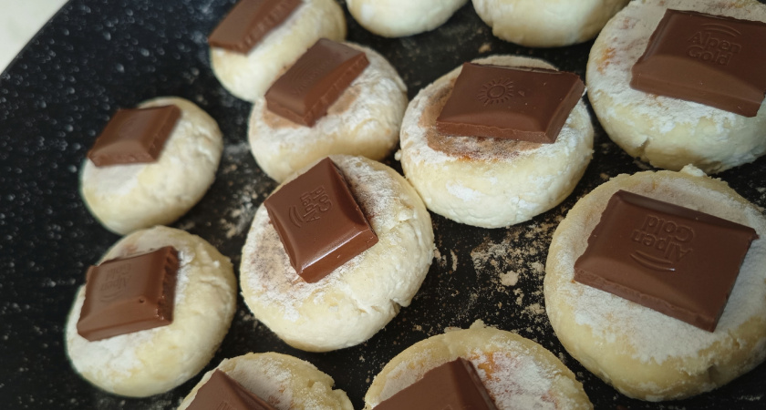 Мука забирает у сырников 50% творожного вкуса: замените ее другим продуктом — будут вкуснее, нежнее и легче