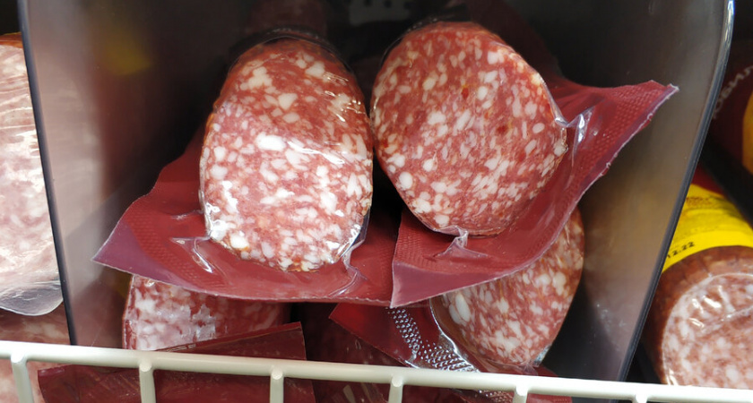 Купила колбасу с вялеными томатами сырокопченую за 299 рублей. Мой отзыв - как на вкус и качество и стоит ли покупать