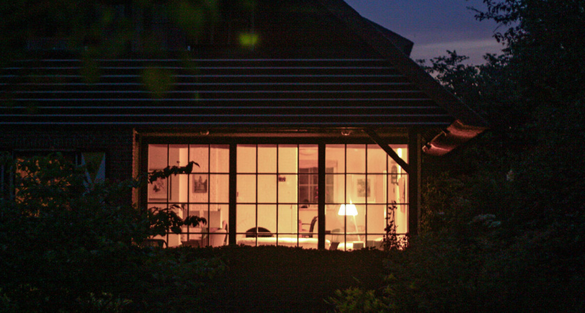 Почему в Голландии не занавешивают окна, и можно видеть, что внутри дома