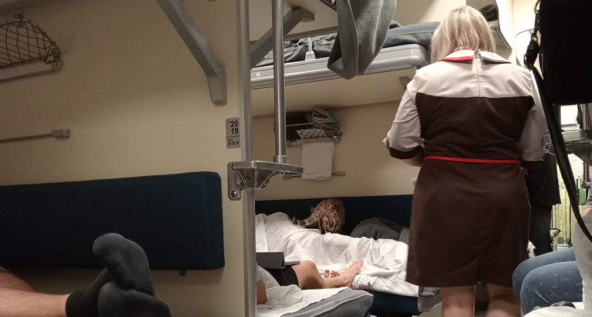 Признания проводницы РЖД: за занавесками в плацкарте охи-вздохи, и каждый рейс у пассажиров что-нибудь пропадает 