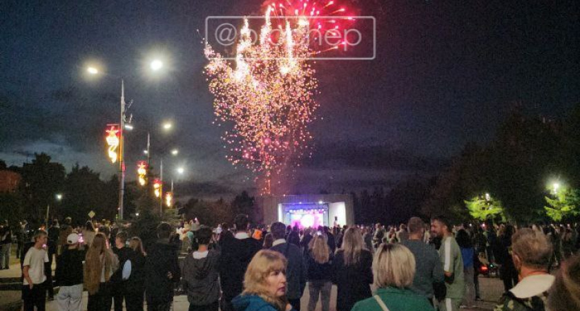 Выступление Жукова, открытие мемориальной доски и праздничный салют: как чепчане отпраздновали День физкультурника 