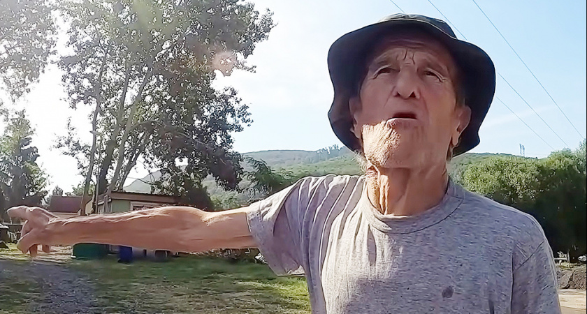 В Германии фермер в деревне пустил переночевать: показал, как живет