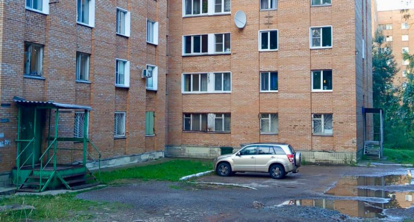 Двухлетний мальчик выпал из окна на улице Сосновой в Кирово-Чепецке