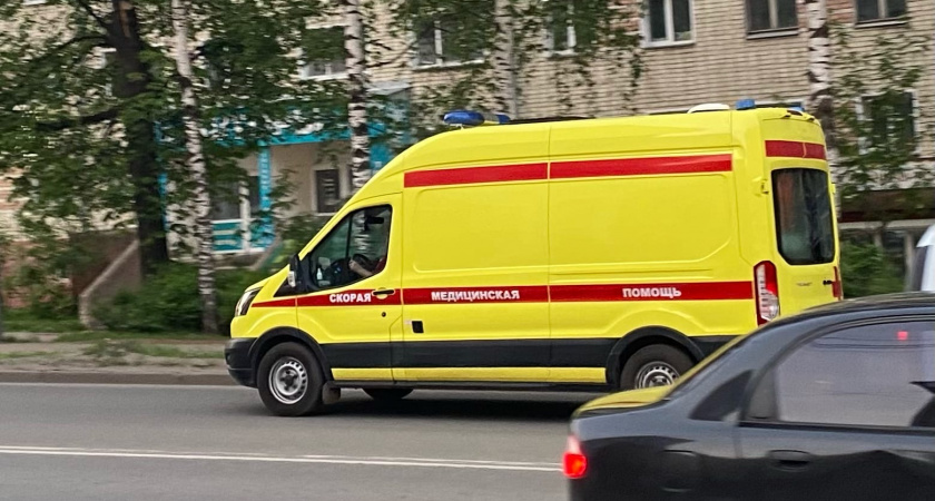 Должны ли фельдшеры "Скорой" носить больных к машине