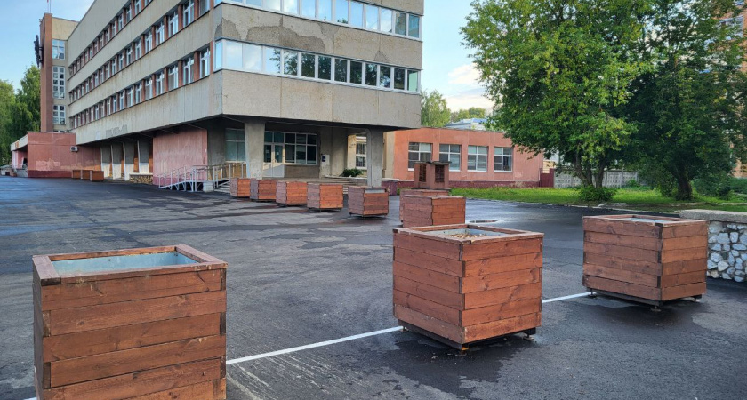 В Кирово-Чепецке установлены кубы с фестиваля новогодних елок регионов РФ